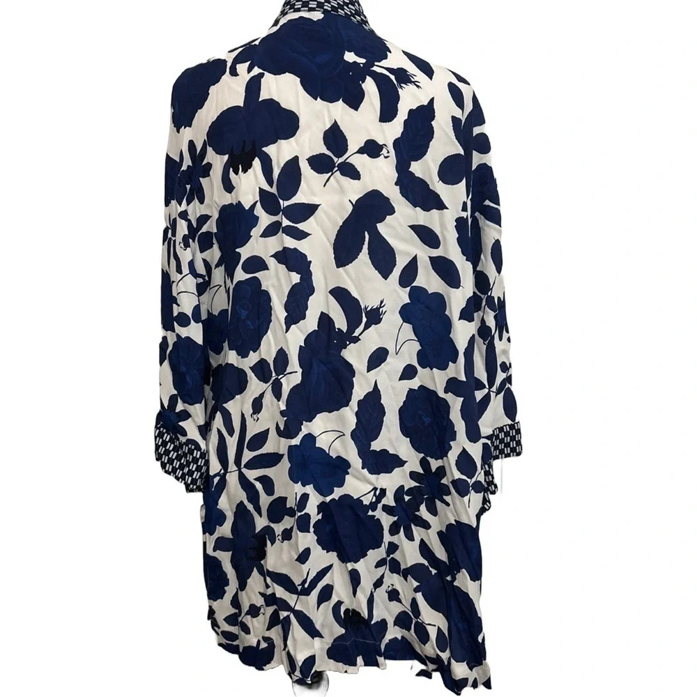 CAbi | #5661 Blue & White Floral Kimono Open Front Jacket - Size: M/L